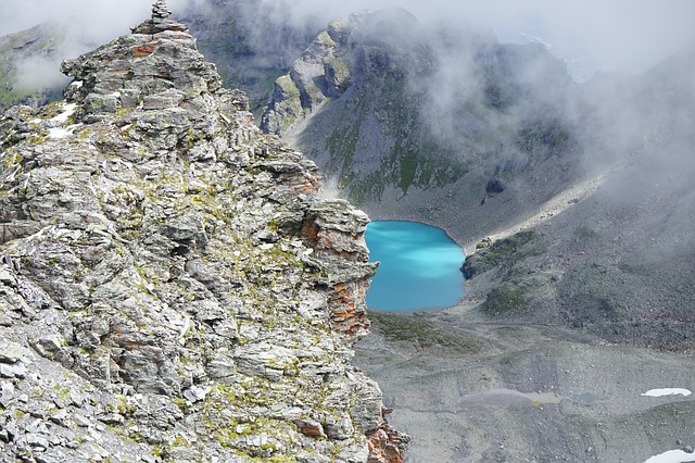 Image by Martin Abgottspon from Pixabay