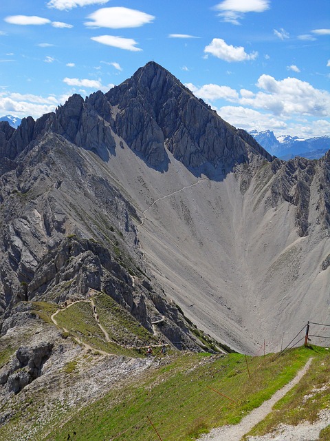 Image by pascal OHLMANN from Pixabay