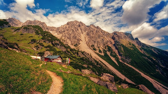 Image by Johannes Plenio from Pixabay