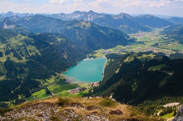 Image by ejaugsburg from Pixabay