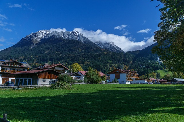 Image by Norbert Waldhausen from Pixabay