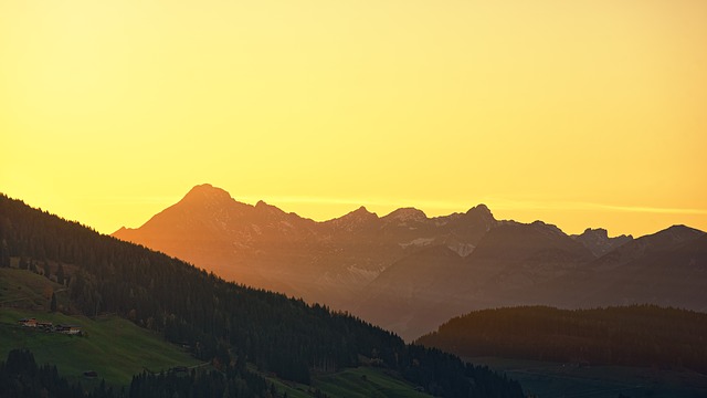 Image by Johannes Plenio from Pixabay