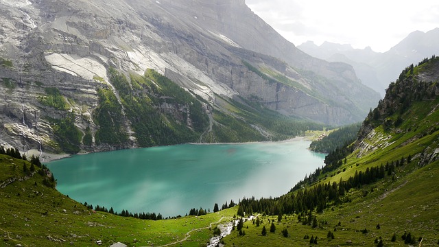 Image by John_Joanna_Godskalender from Pixabay