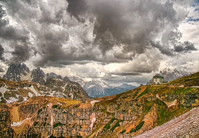 Image by analogicus from Pixabay